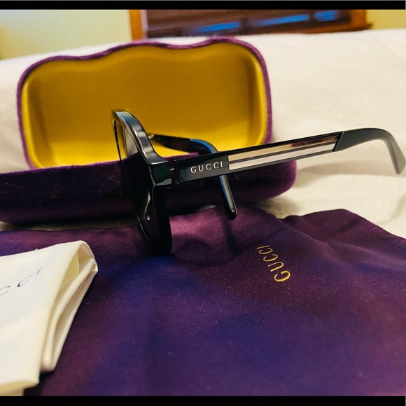 GUCCI SUNGLASSES - Picture 1 of 9